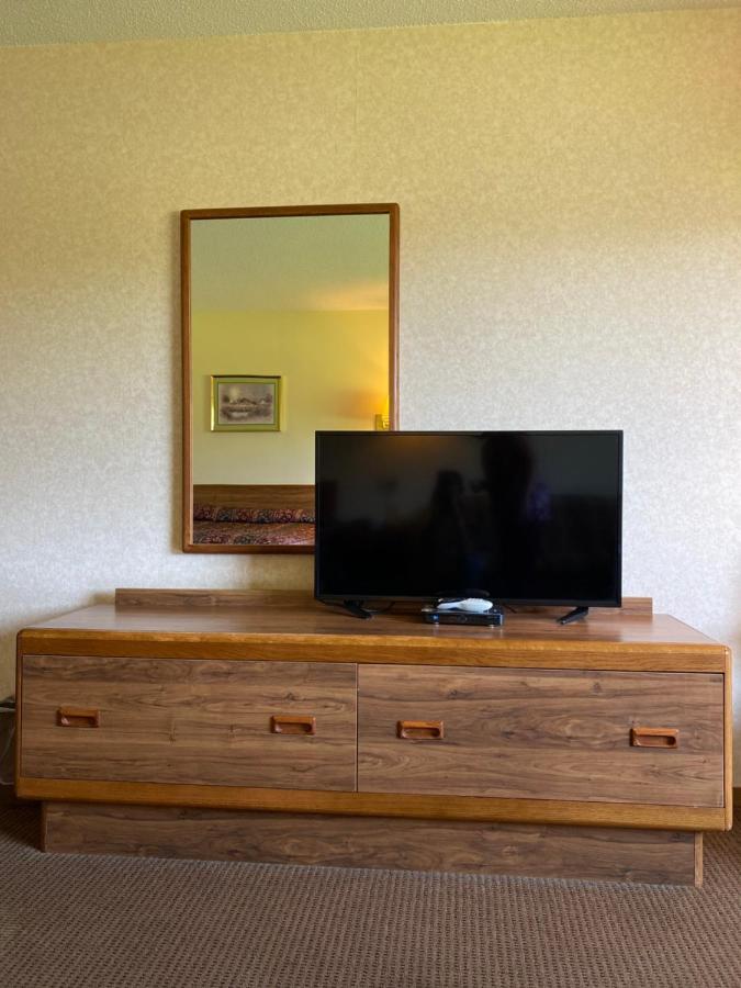 Amerivu Inn Prentice Ngoại thất bức ảnh
