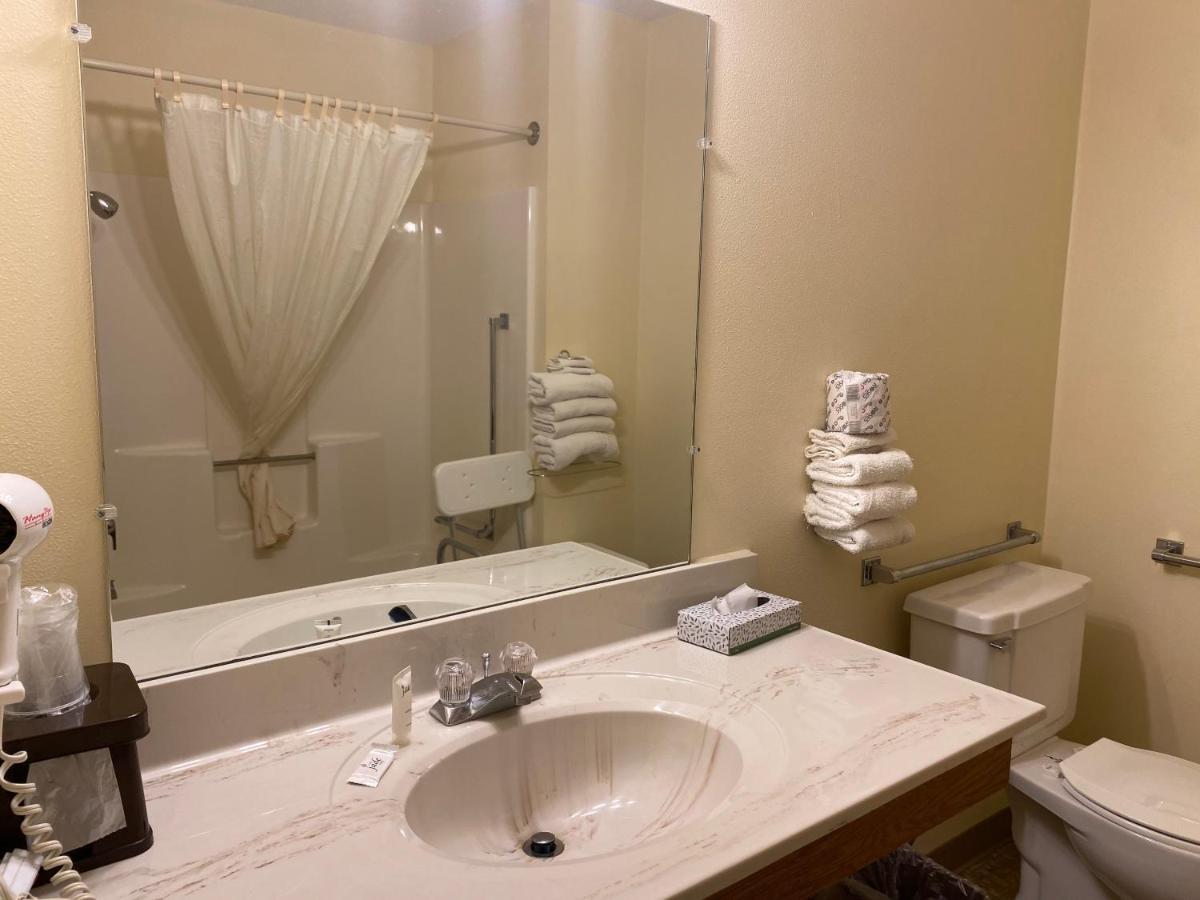 Amerivu Inn Prentice Ngoại thất bức ảnh