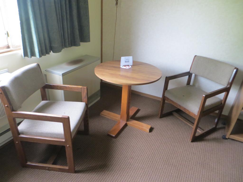 Amerivu Inn Prentice Ngoại thất bức ảnh