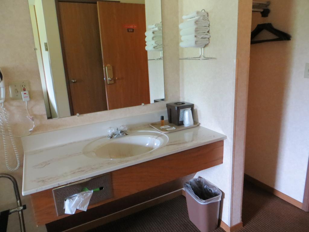 Amerivu Inn Prentice Phòng bức ảnh